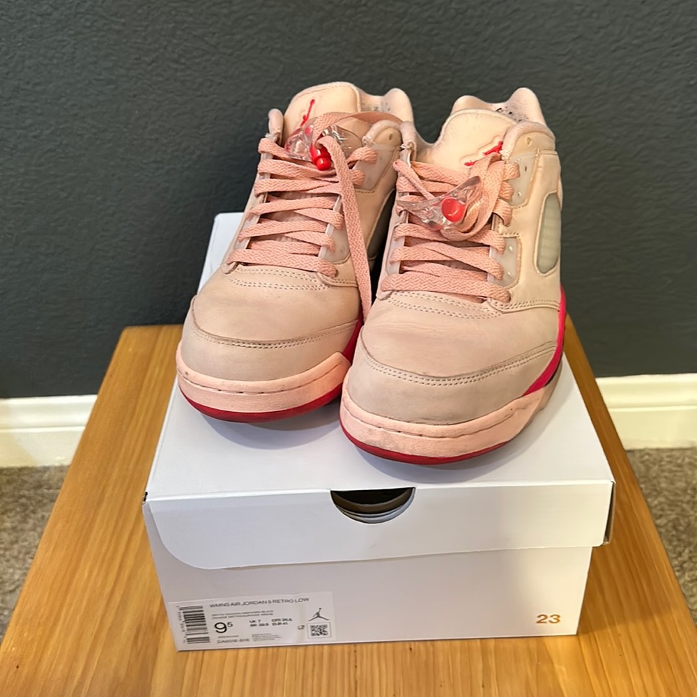 Women’s Air Jordan Retro Low size 9.5 arctic orange and siren red